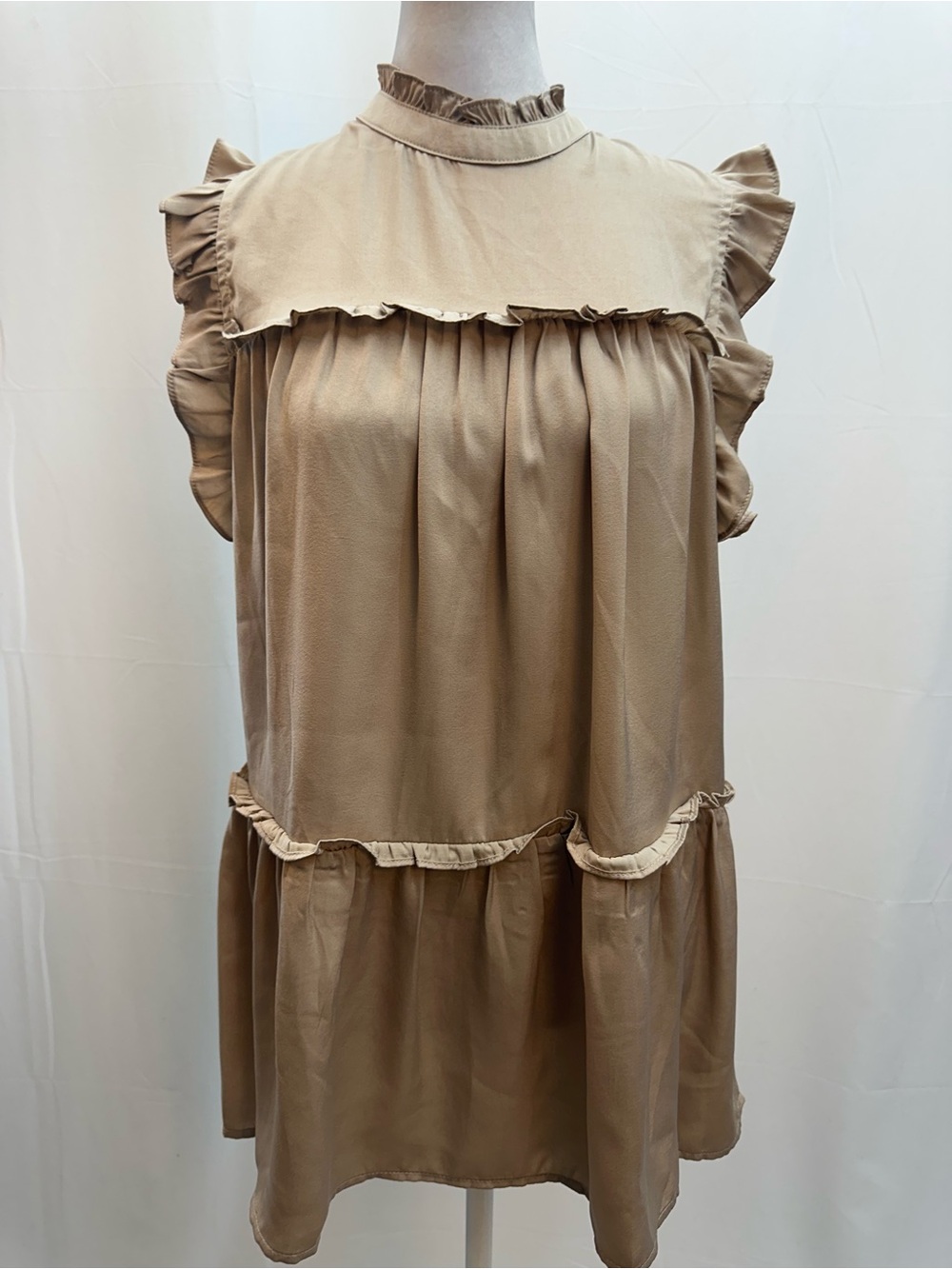 Pinch Ruffled Sleeveless Tunic in Tan S